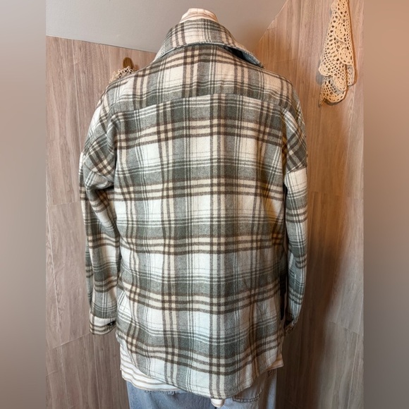 Pink Lily Plaid Utility Flannel Jacket - Green and Tan - Picture 2 of 8